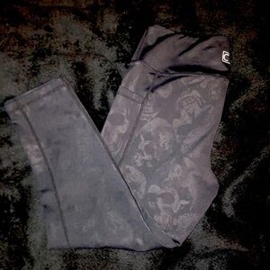 CVG Shadow Skulls Medium Capris
